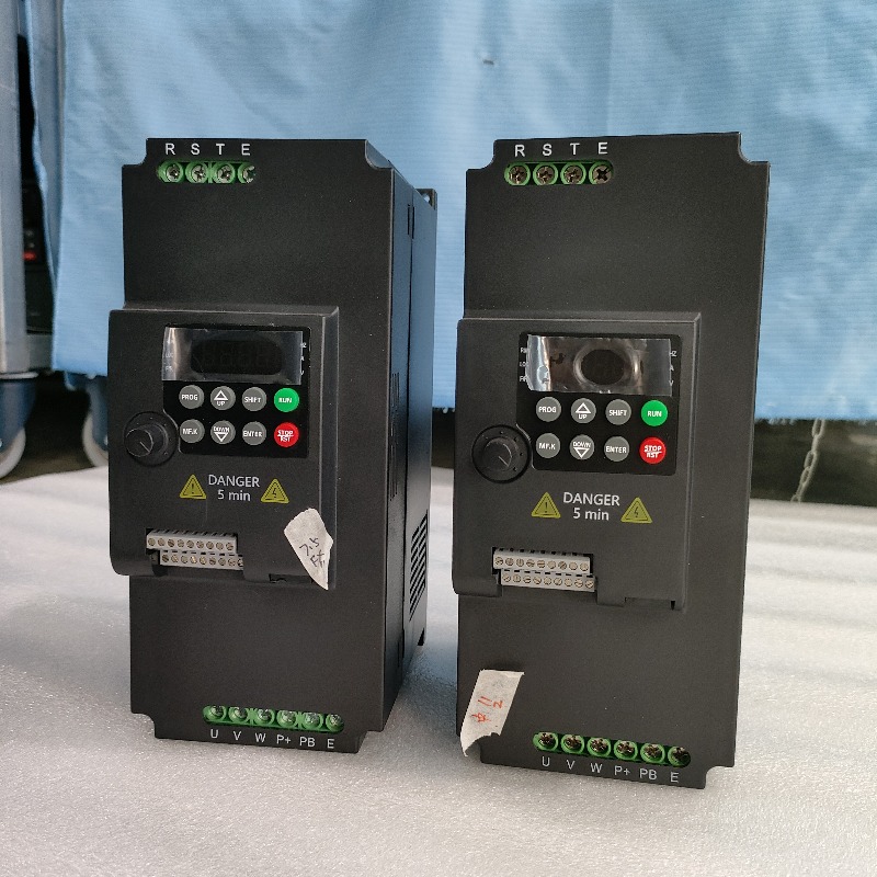 Vfd 0.75Kw Mini Inverter - Inverter VFD Fase Tunggal 0,75KW 220V,
